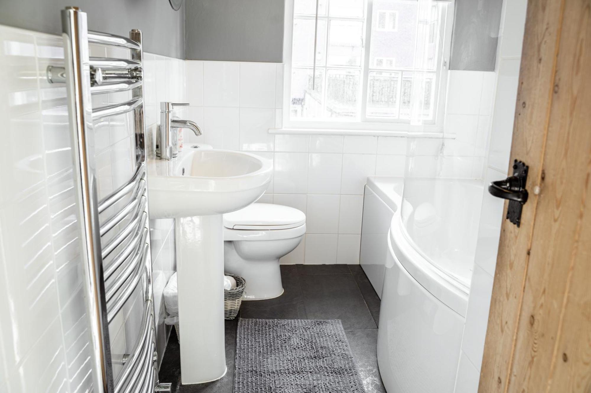 Historical 2 Bed - Centre - For 4 * Chester